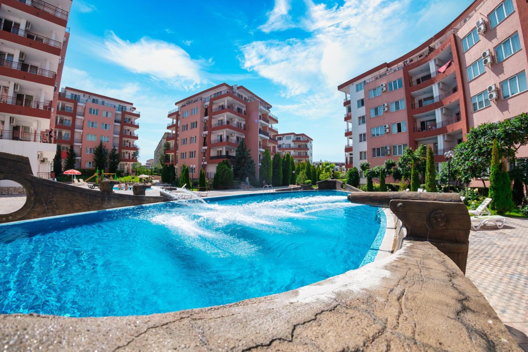 Privilege Fort Beach Apartments Sveti Vlas Exteriör bild