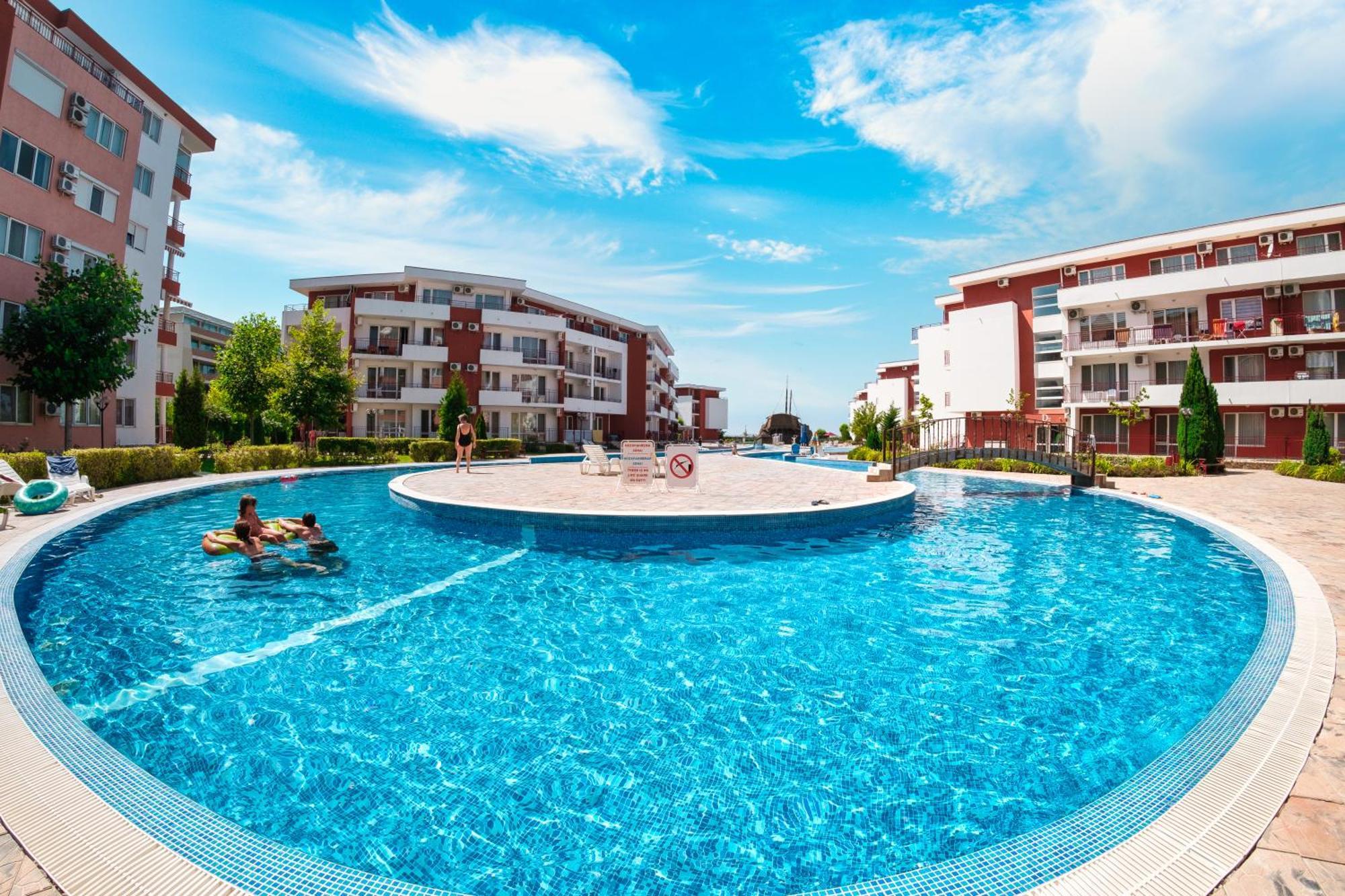 Privilege Fort Beach Apartments Sveti Vlas Exteriör bild
