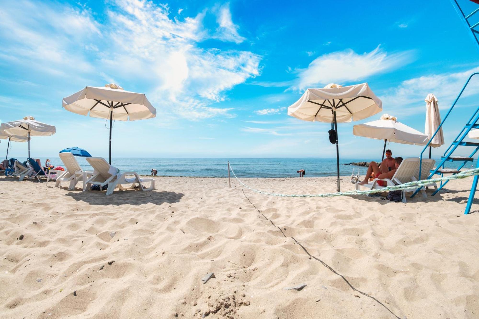 Privilege Fort Beach Apartments Sveti Vlas Exteriör bild