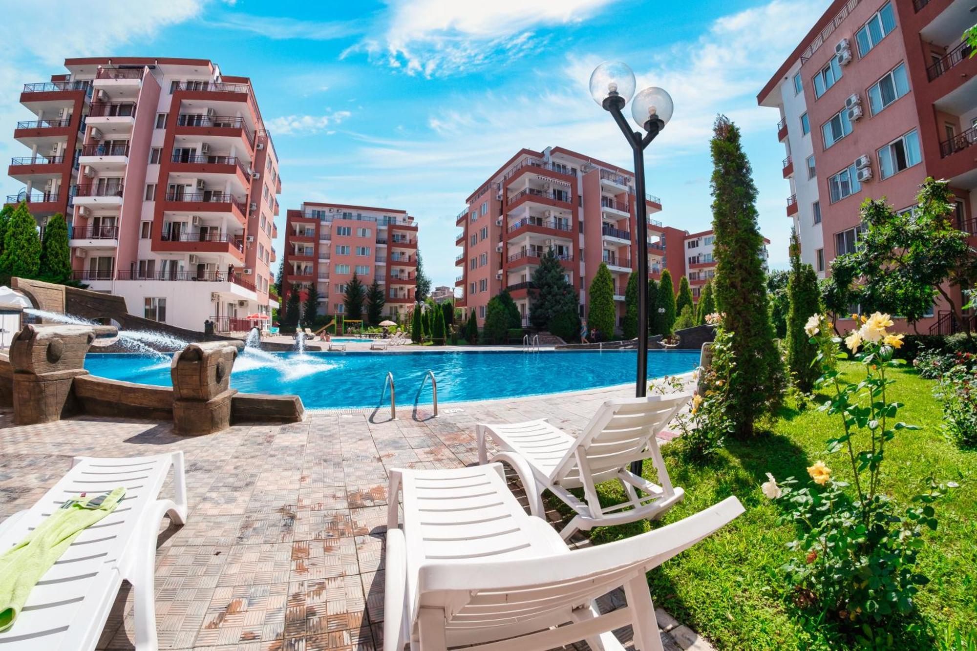 Privilege Fort Beach Apartments Sveti Vlas Exteriör bild