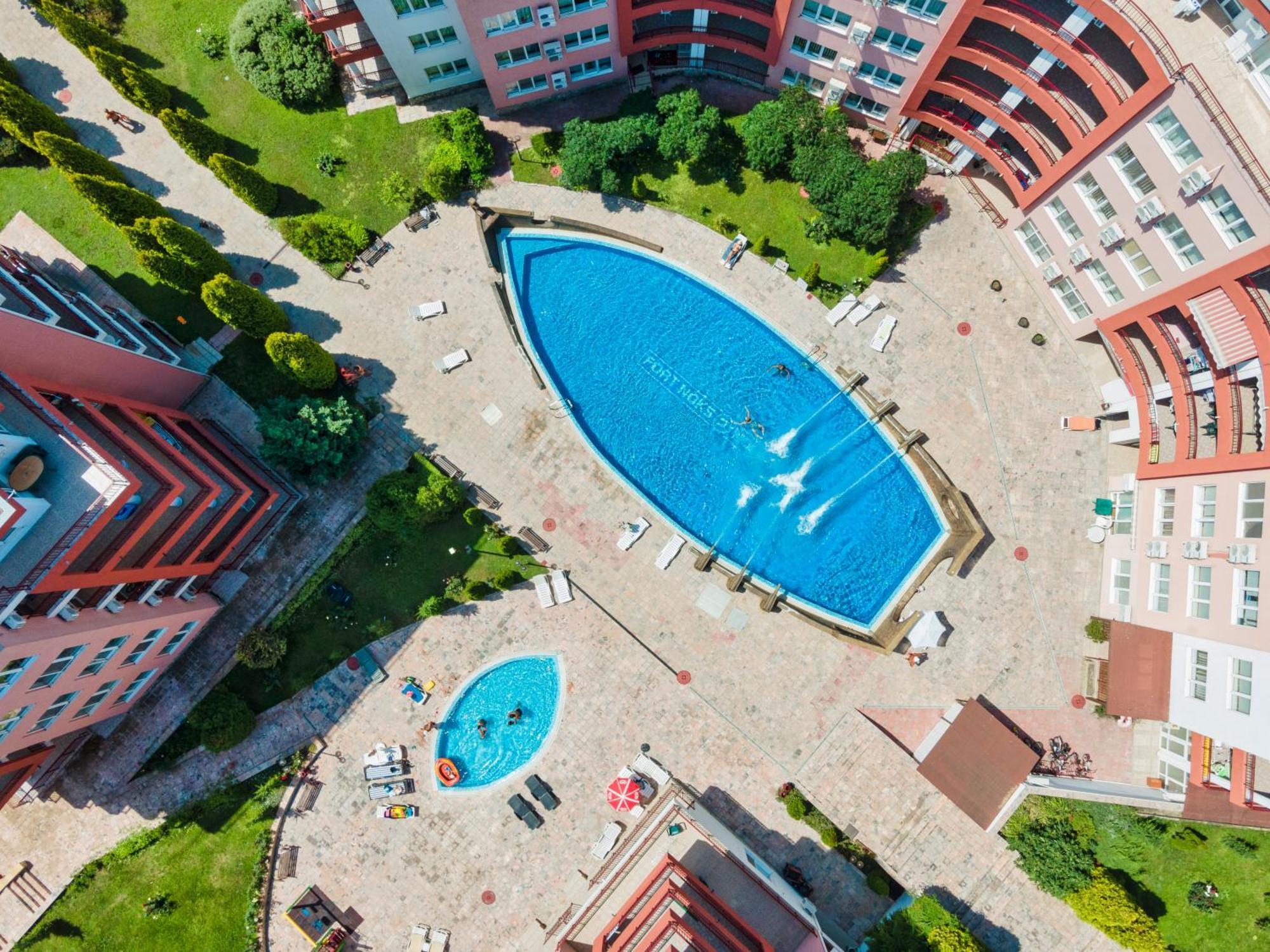 Privilege Fort Beach Apartments Sveti Vlas Exteriör bild