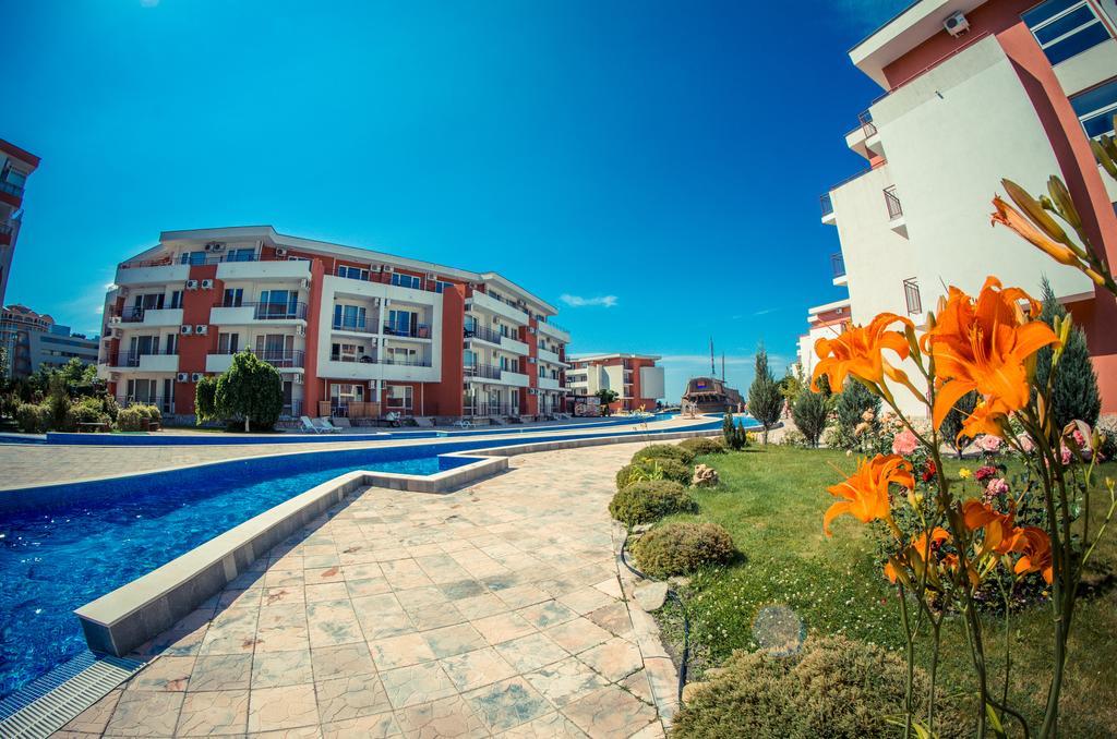 Privilege Fort Beach Apartments Sveti Vlas Exteriör bild