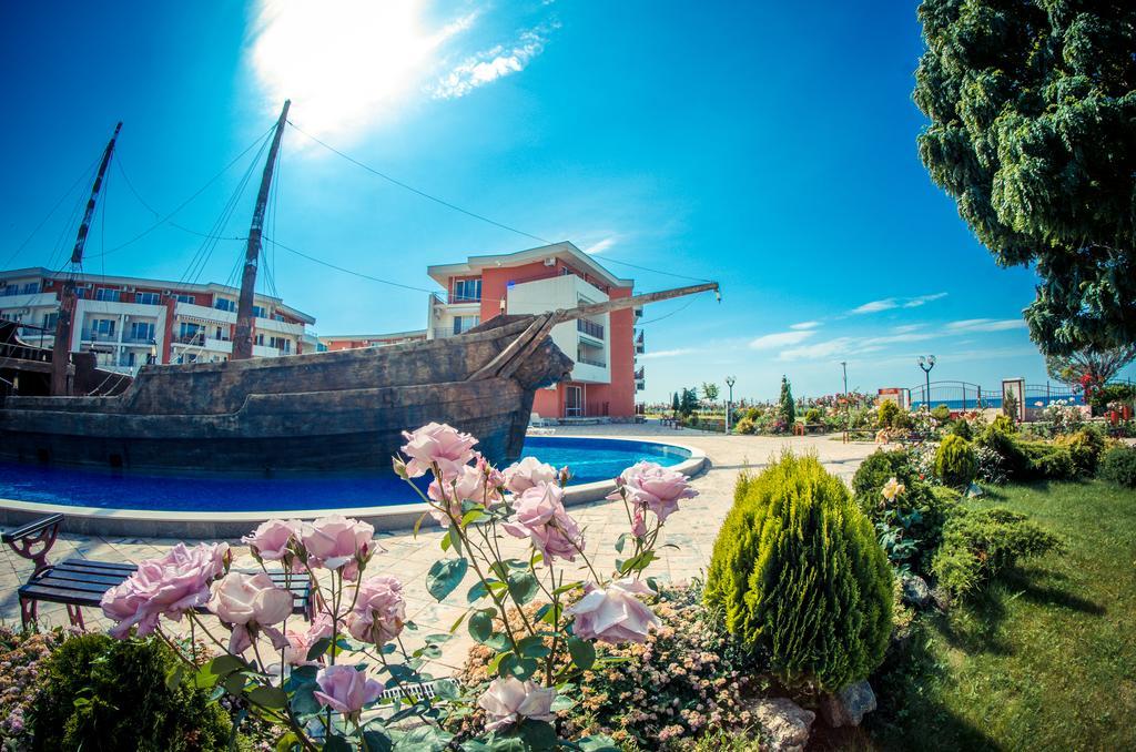 Privilege Fort Beach Apartments Sveti Vlas Exteriör bild