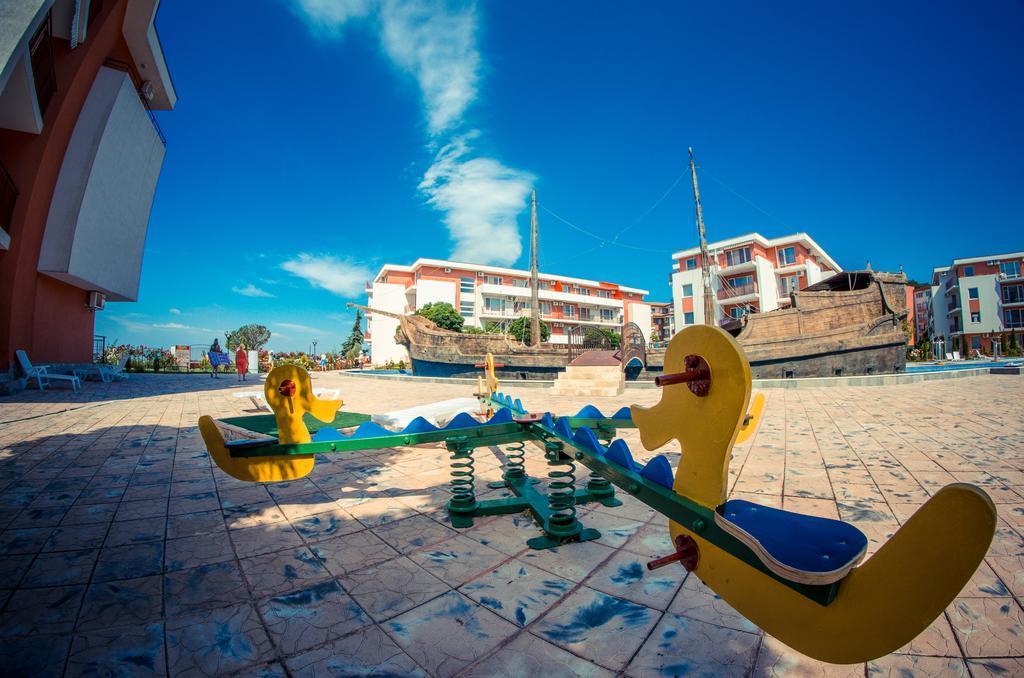 Privilege Fort Beach Apartments Sveti Vlas Exteriör bild