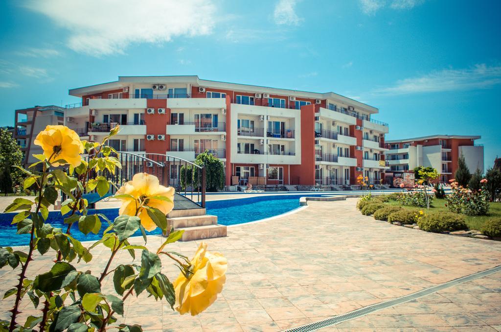 Privilege Fort Beach Apartments Sveti Vlas Exteriör bild