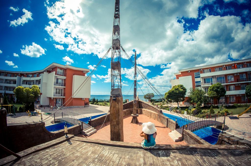 Privilege Fort Beach Apartments Sveti Vlas Exteriör bild